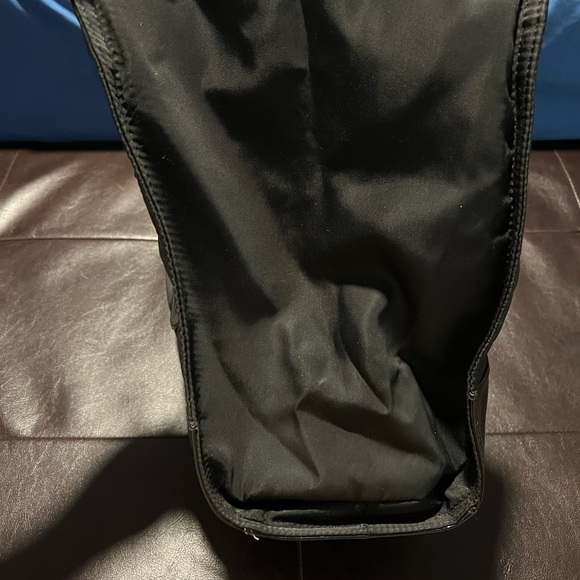 Authentic Tory Burch Ella Large Tote - Picture 4 of 11